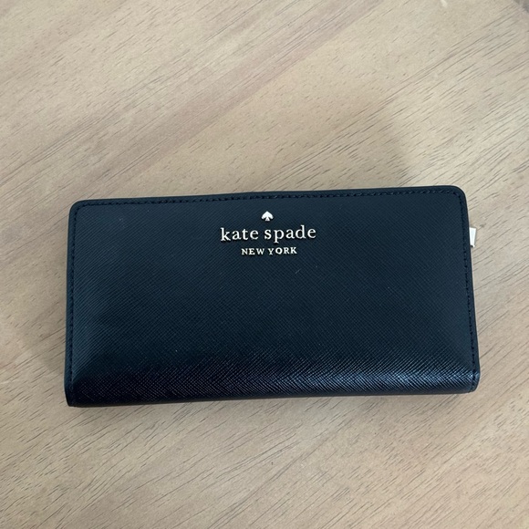 Kate Spade Large Wallet - Picture 1 of 3